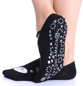 "non-slip yoga grip socks for women"